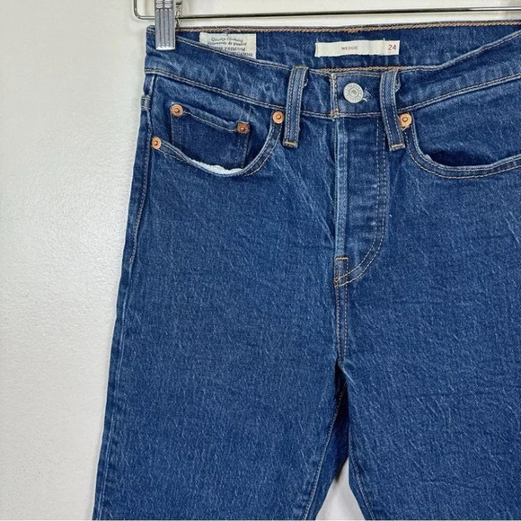 Levi's Womens Size 24 Wedgie Icon Fit Dark Wash  Jeans - Picture 4 of 16